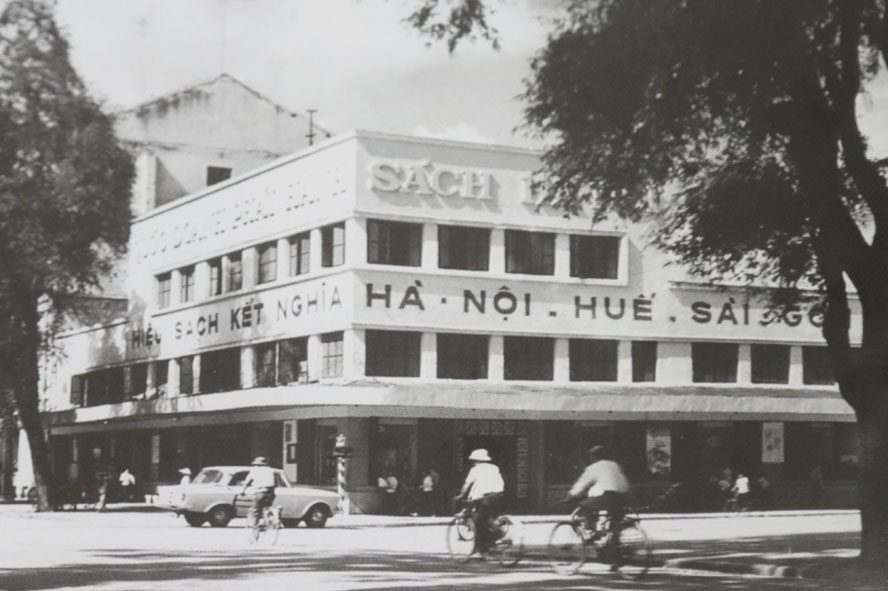 Ngày 8-10-1960: Lễ kết nghĩa ba thành phố Hà Nội - Huế - Sài Gòn được tổ chức tại Hà Nội